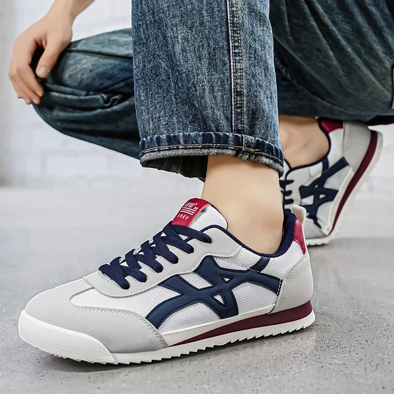 New Men's Lightweight Anti-Slip Breathable Wear-Resistant Running Sports Fashionable Versatile Casual Shoes